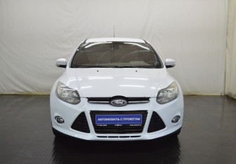Подержанный автомобиль Ford Focus Hatchback 2012 года (2 фото)