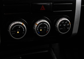 Подержанный автомобиль Nissan X-Trail 2007 года (14 фото)