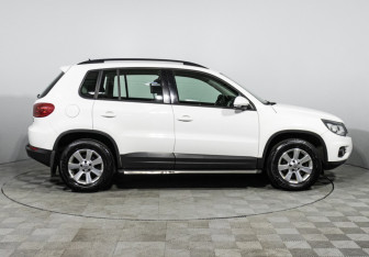 Подержанный автомобиль Volkswagen Tiguan 2013 года (4 фото)