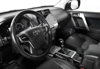 Подержанный автомобиль Toyota Land Cruiser Prado 2022 года (9 фото)