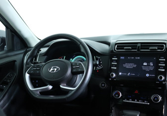 Подержанный автомобиль Hyundai Creta 2021 года (12 фото)