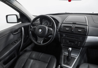 Подержанный автомобиль BMW X3 2009 года (9 фото)
