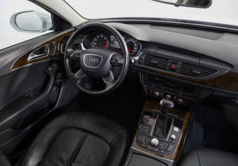 Подержанный автомобиль Audi A6 Sedan 2013 года (8 фото)