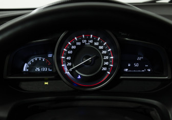 Подержанный автомобиль Mazda 3 Sedan 2014 года (12 фото)