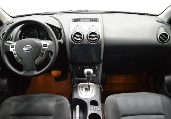 Подержанный автомобиль Nissan Qashqai 2012 года (14 фото)