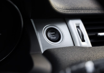 Подержанный автомобиль Land Rover Range Rover Evoque 2018 года (21 фото)