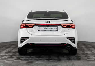 Подержанный автомобиль Kia Cerato Sedan 2020 года (6 фото)
