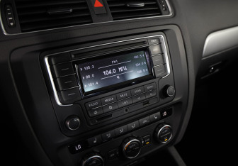 Подержанный автомобиль Volkswagen Jetta Sedan 2013 года (14 фото)