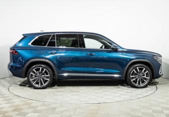 Подержанный автомобиль Geely Monjaro 2024 года (4 фото)