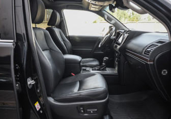 Подержанный автомобиль Toyota Land Cruiser Prado 2018 года (28 фото)