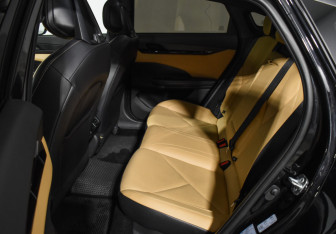 Подержанный автомобиль Changan UNI-V 2022 года (14 фото)