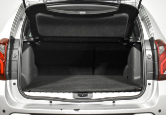 Подержанный автомобиль Renault Duster 2016 года (17 фото)