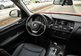 Подержанный автомобиль BMW X3 2017 года (13 фото)