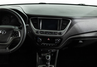 Подержанный автомобиль Hyundai Solaris Sedan 2018 года (14 фото)
