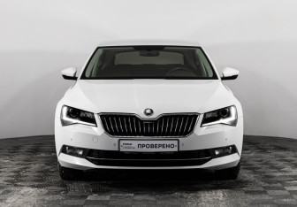 Подержанный автомобиль Skoda Superb Liftback 2019 года (2 фото)