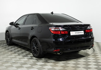 Подержанный автомобиль Toyota Camry Sedan 2017 года (7 фото)