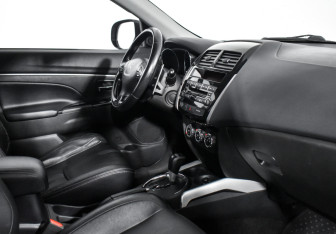 Подержанный автомобиль Peugeot 4008 2012 года (13 фото)