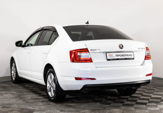 Подержанный автомобиль Skoda Octavia Liftback 2016 года (7 фото)