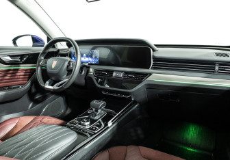 Подержанный автомобиль Hongqi HS5 2023 года (9 фото)