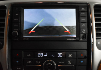 Подержанный автомобиль Jeep Grand Cherokee 2012 года (17 фото)