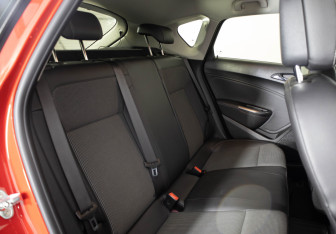 Подержанный автомобиль Opel Astra Hatchback 2012 года (19 фото)