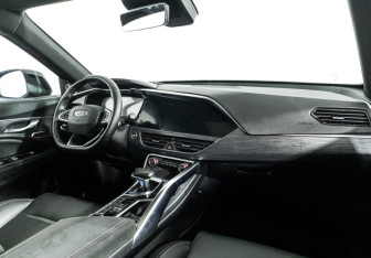 Подержанный автомобиль Geely Tugella 2022 года (9 фото)