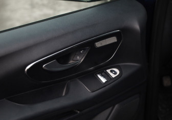 Подержанный автомобиль Mercedes-Benz Vito 2016 года (19 фото)