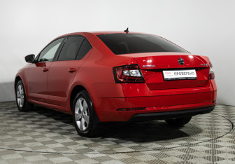 Подержанный автомобиль Skoda Octavia Liftback 2017 года (7 фото)