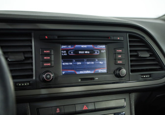 Подержанный автомобиль SEAT Leon Hatchback 2013 года (13 фото)