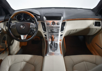 Подержанный автомобиль Cadillac CTS Coupe 2011 года (6 фото)