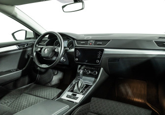 Подержанный автомобиль Skoda Superb Liftback 2020 года (9 фото)