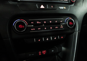 Подержанный автомобиль Kia Ceed Hatchback 2019 года (20 фото)