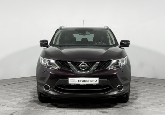 Подержанный автомобиль Nissan Qashqai 2014 года (2 фото)
