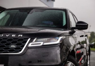 Подержанный автомобиль Land Rover Range Rover Velar 2019 года (2 фото)