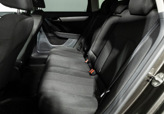 Подержанный автомобиль Volkswagen Passat Wagon 2012 года (10 фото)