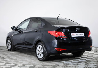 Подержанный автомобиль Hyundai Solaris Sedan 2016 года (7 фото)