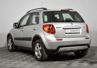 Подержанный автомобиль Suzuki SX4 Hatchback 2012 года (7 фото)