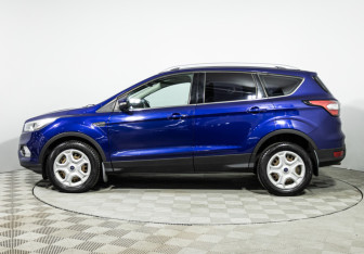 Подержанный автомобиль Ford Kuga 2017 года (8 фото)