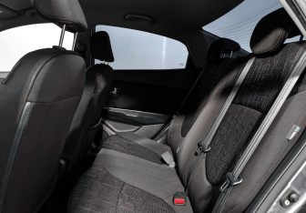 Подержанный автомобиль Kia Rio Sedan 2012 года (12 фото)