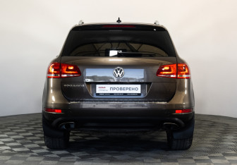 Подержанный автомобиль Volkswagen Touareg 2012 года (6 фото)