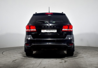 Подержанный автомобиль Dodge Journey 2011 года (6 фото)
