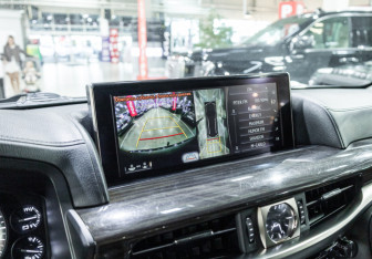 Подержанный автомобиль Lexus LX 2015 года (18 фото)