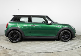 Подержанный автомобиль MINI Hatch 2021 года (4 фото)