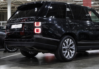 Подержанный автомобиль Land Rover Range Rover 2019 года (8 фото)