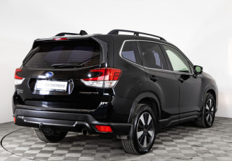 Подержанный автомобиль Subaru Forester Suv 2019 года (5 фото)