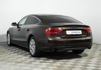 Подержанный автомобиль Audi A5 Liftback 2011 года (7 фото)