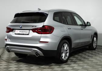 Подержанный автомобиль BMW X3 2018 года (5 фото)