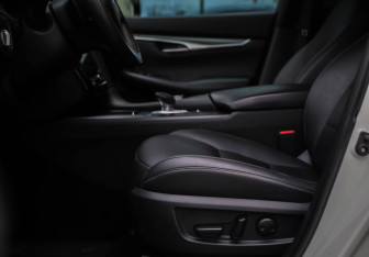 Подержанный автомобиль Infiniti QX50 2018 года (25 фото)