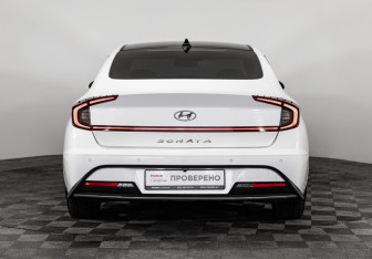 Подержанный автомобиль Hyundai Sonata 2020 года (8 фото)