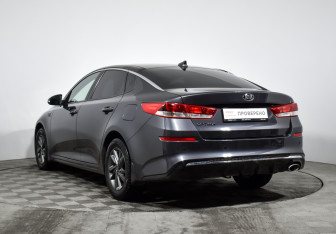 Подержанный автомобиль Kia Optima Sedan 2018 года (7 фото)